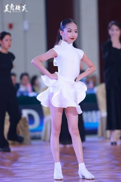 厦门拉丁舞如何提升体态气质与自信？走进厦门美娱舞蹈系统学习